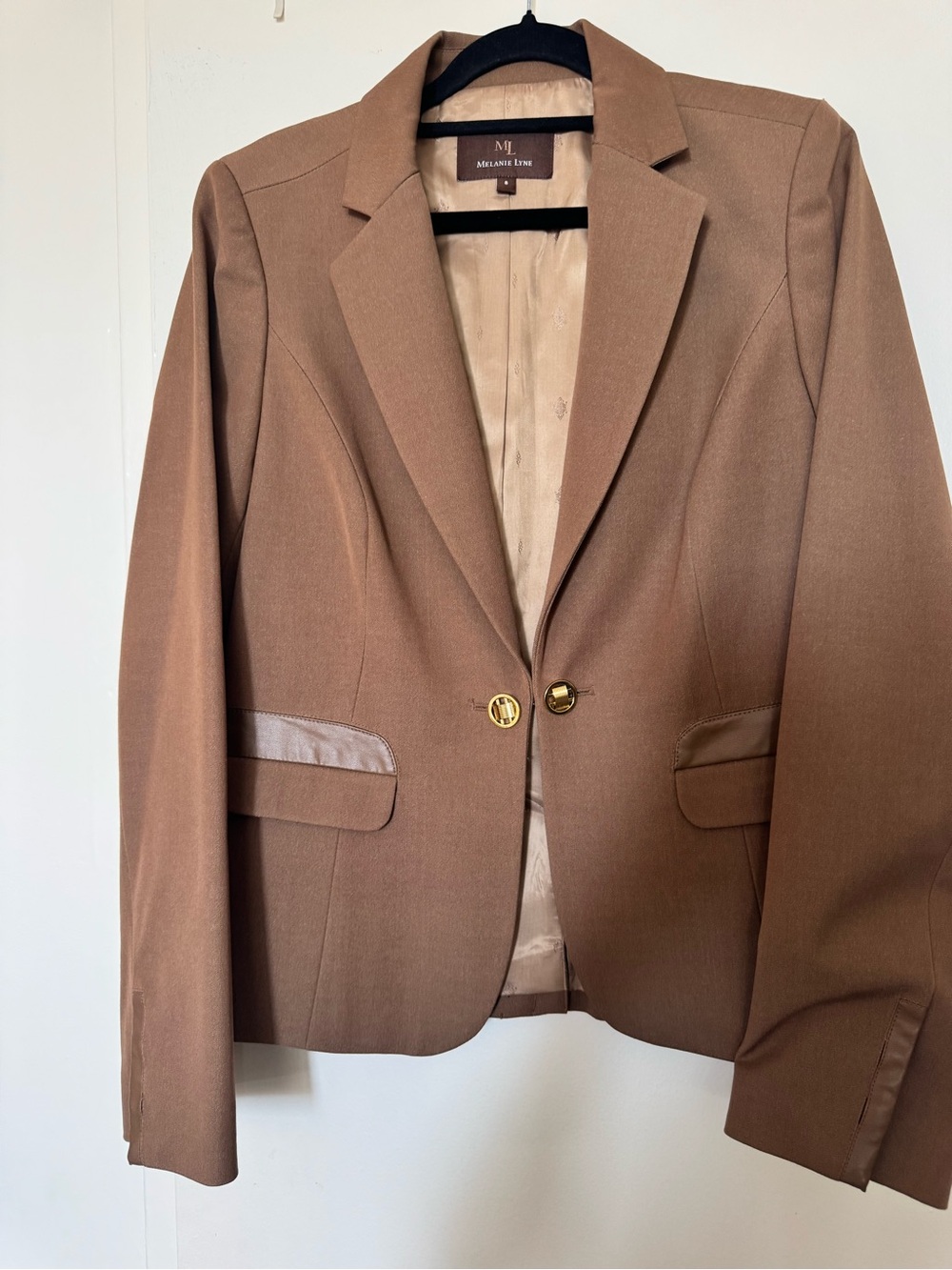 Melanie Lyne Brown Single-Button Tailored Blazer